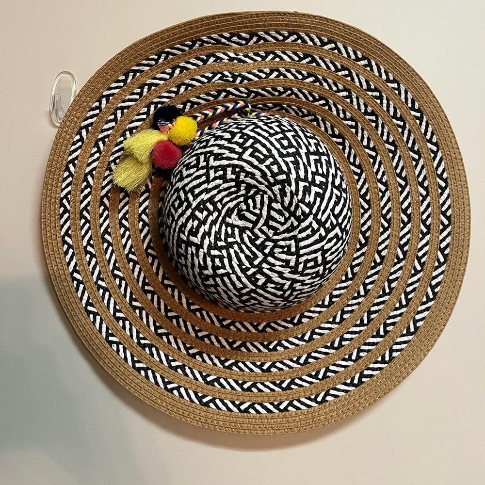 Steve Madden Tassel Black White Tan Sun Hat